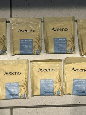 Aveeno 100% Natural Colloidal Oatmeal Bath Treatment For Sensitive Skin, 7-Pack